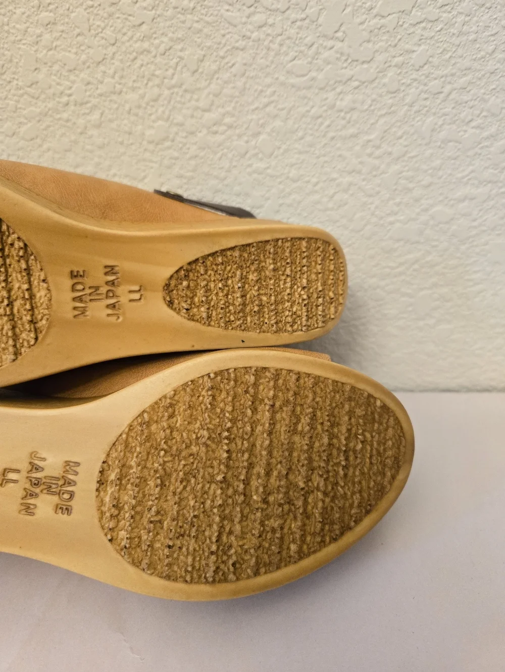 Joli Snob Womens Wedge Sandel Sz 8W Tan Faux Leather Adj Back Strap Summer